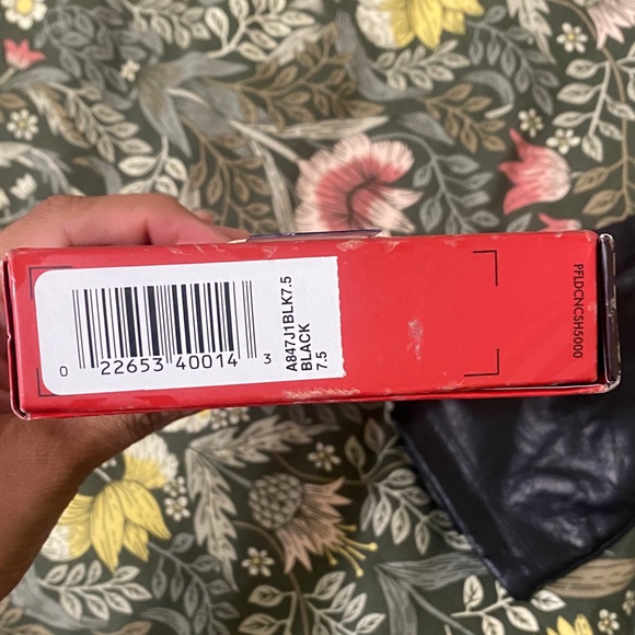 Vintage Isotoner Luxurious Black Leather Gloves 100% cashmere lined gloves - Picture 10 of 11